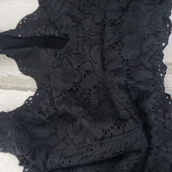 Felina black lace t-back bralette Size Medium - Picture 2 of 8